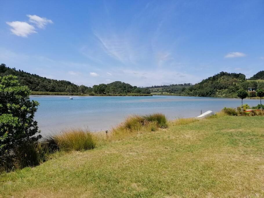 Purangi Beachhouse - 2 Bedroom Cooks Beach Εξωτερικό φωτογραφία
